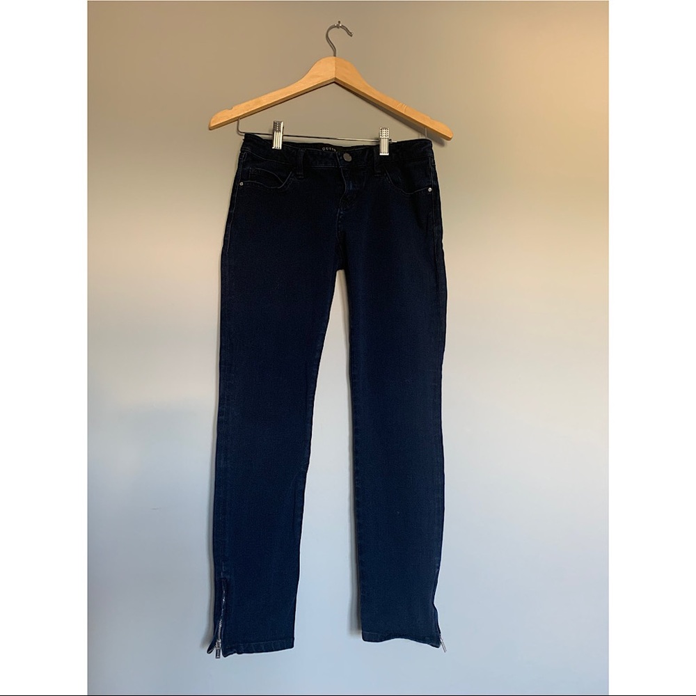 GUESS low-rise skinny jean 28 dark denim